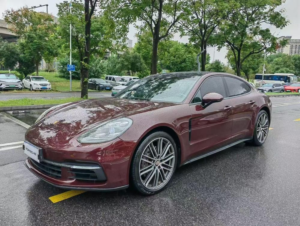 Porsche Panamera 2019 — фото автомобиля