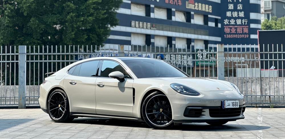 Porsche Panamera 2019 — фото автомобиля