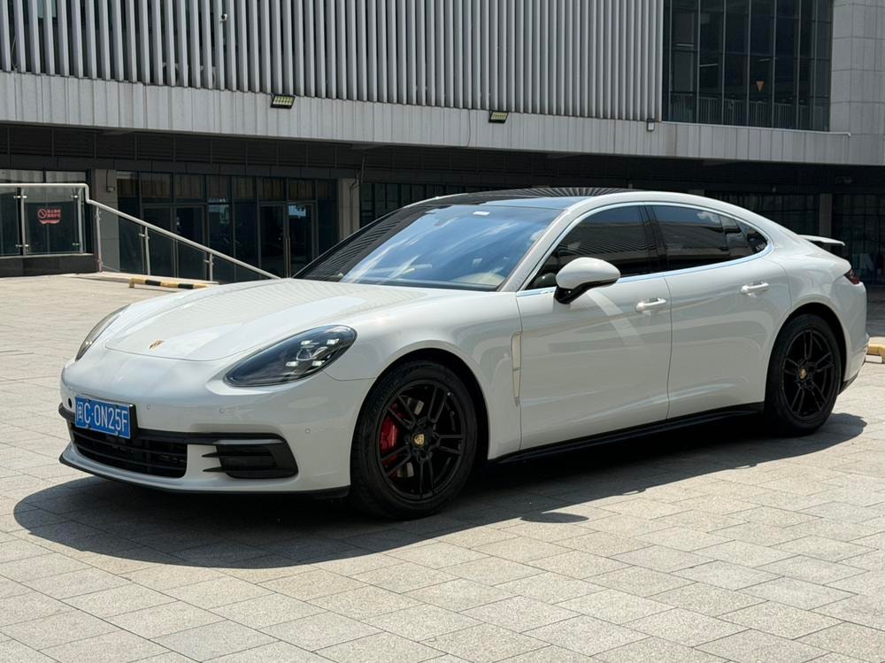 Porsche Panamera 2017 — фото автомобиля