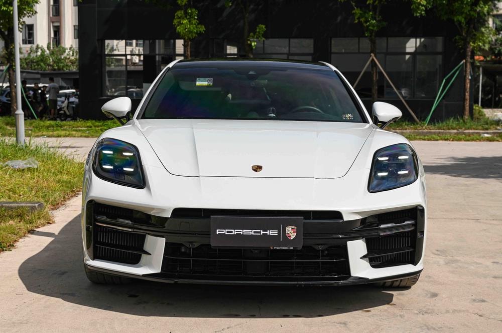Porsche Panamera 2025 — фото автомобиля