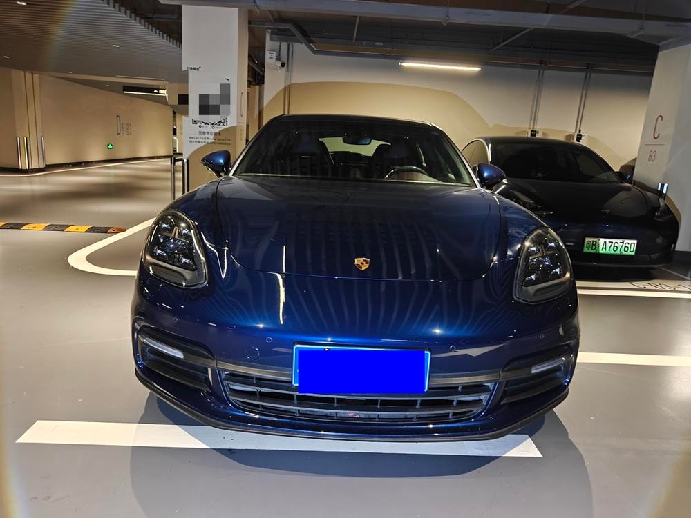 Porsche Panamera 2019 — фото автомобиля 1