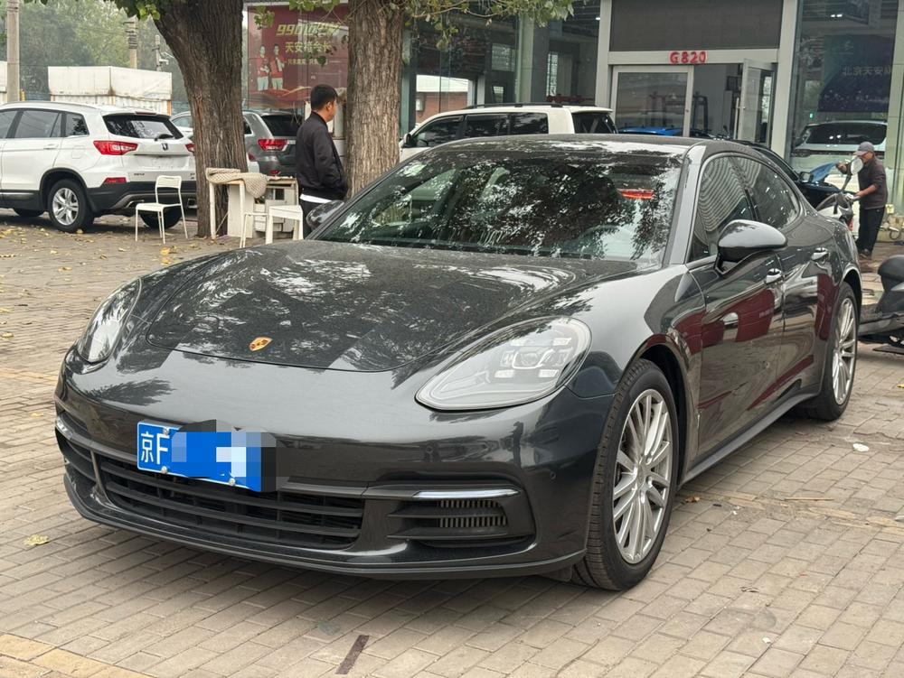Porsche Panamera 2019 — фото автомобиля 1