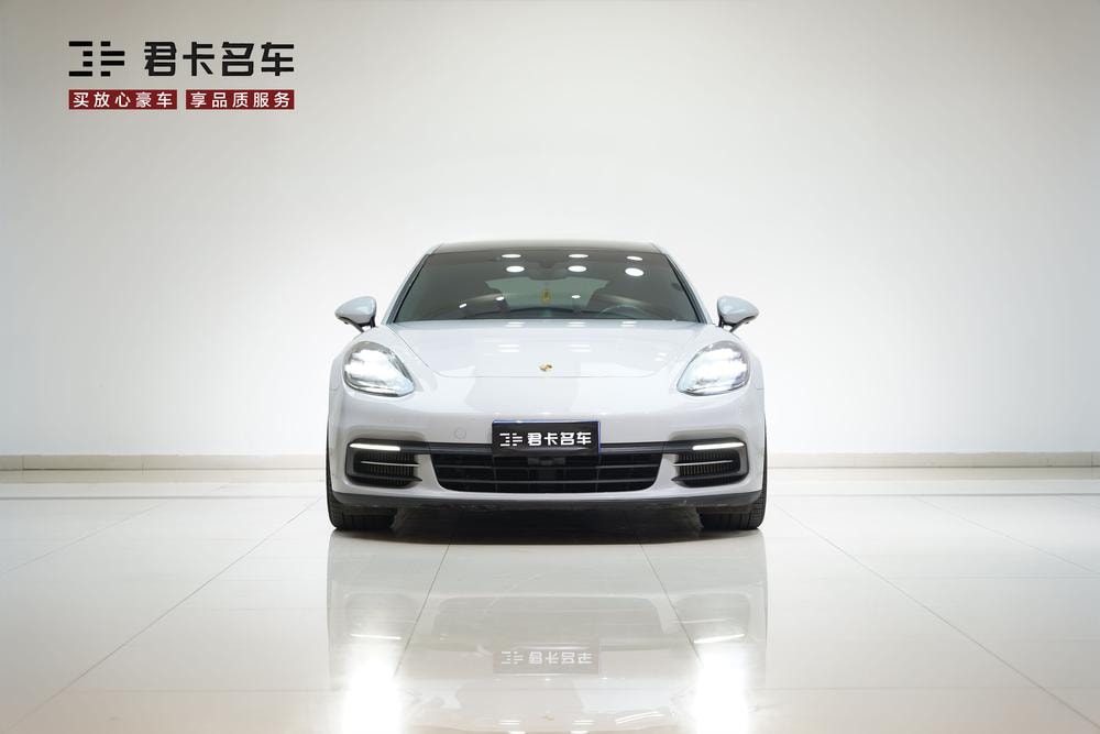 Porsche Panamera 2019 — фото автомобиля 1