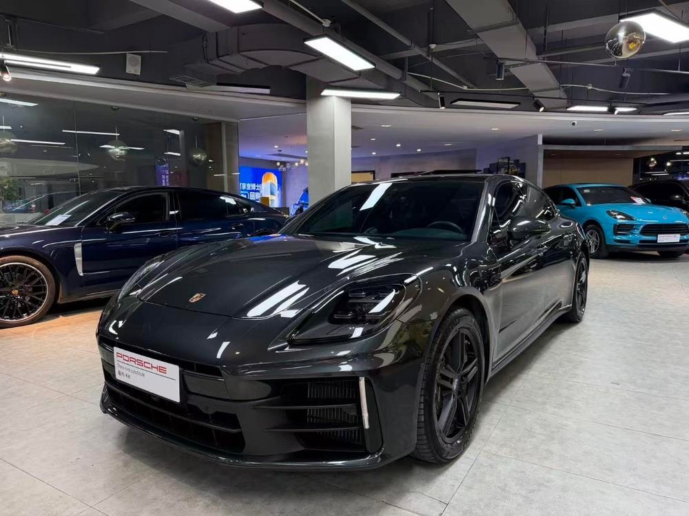 Porsche Panamera 2024 — фото автомобиля 1
