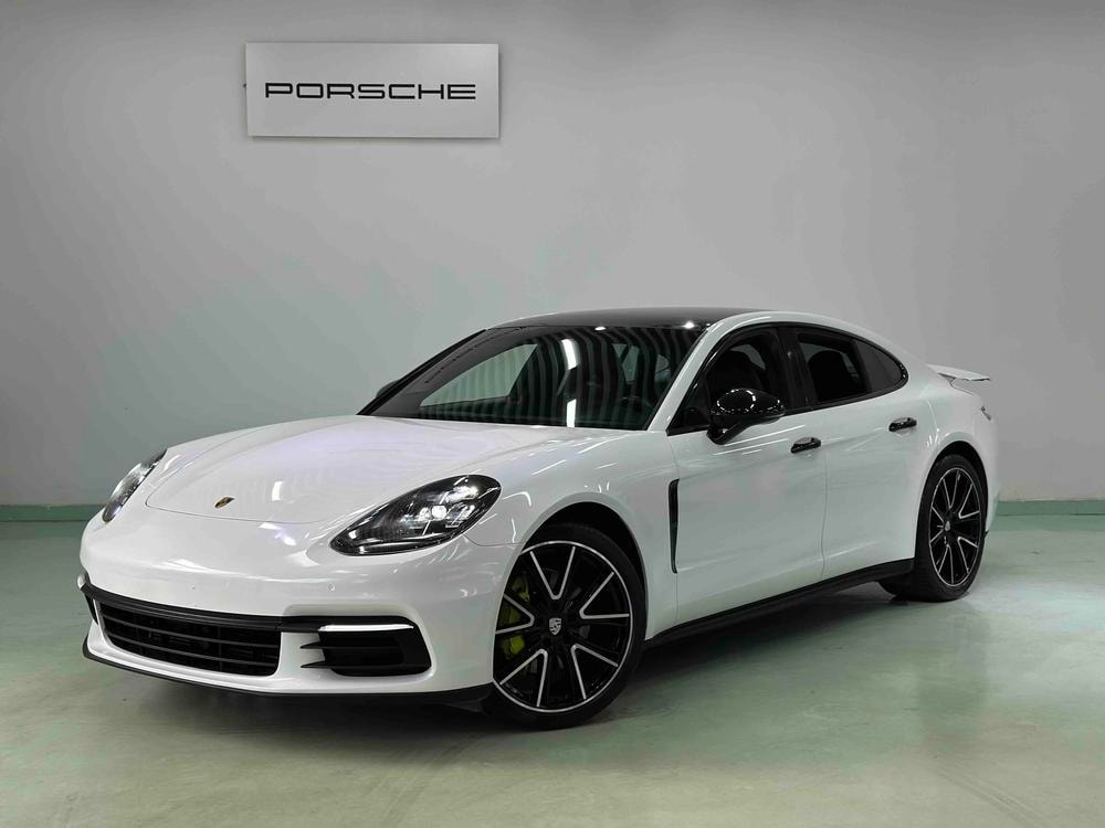 Porsche Panamera 2017 — фото автомобиля 1