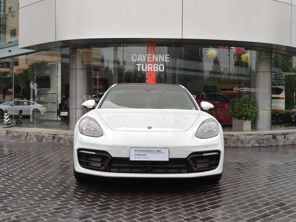 Porsche Panamera 2023 — фото автомобиля 1