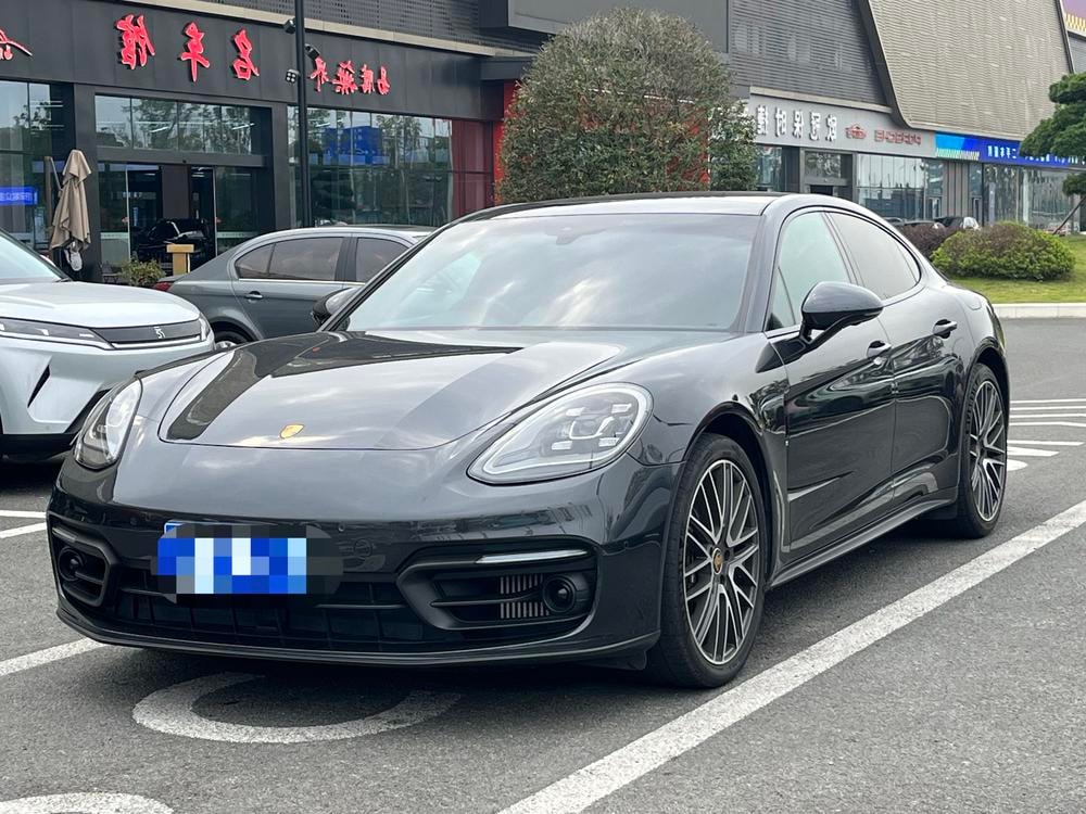 Porsche Panamera 2023 — фото автомобиля 1