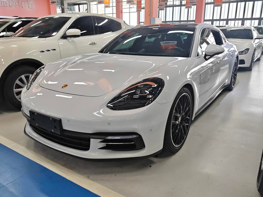 Porsche Panamera 2019 — фото автомобиля