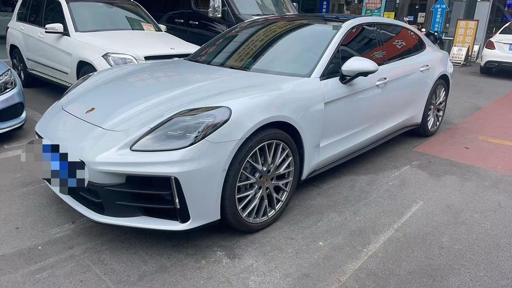 Porsche Panamera 2024 — фото автомобиля 1