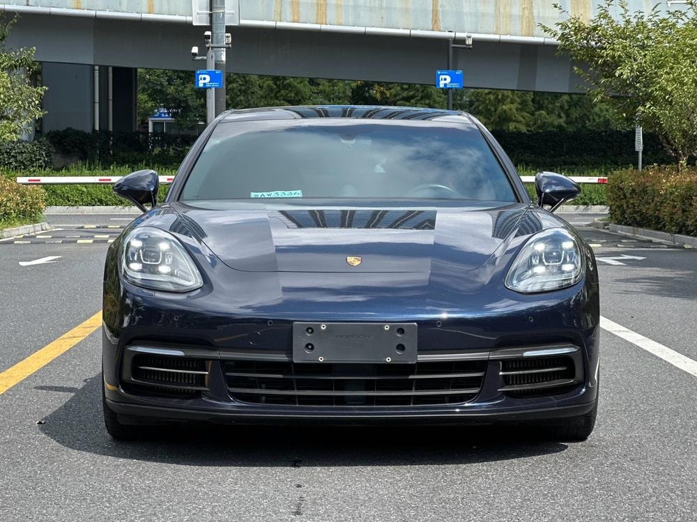 Porsche Panamera 2019 — фото автомобиля 1