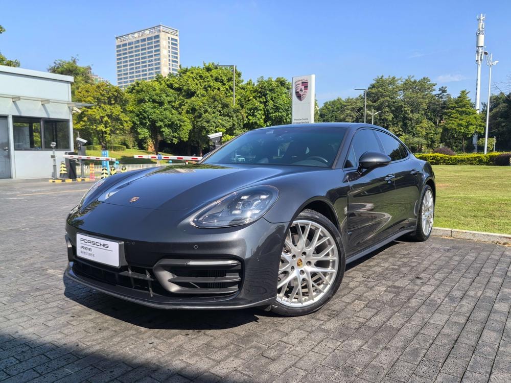 Porsche Panamera 2023 — фото автомобиля 1