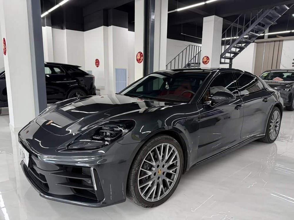 Porsche Panamera 2024 — фото автомобиля 1