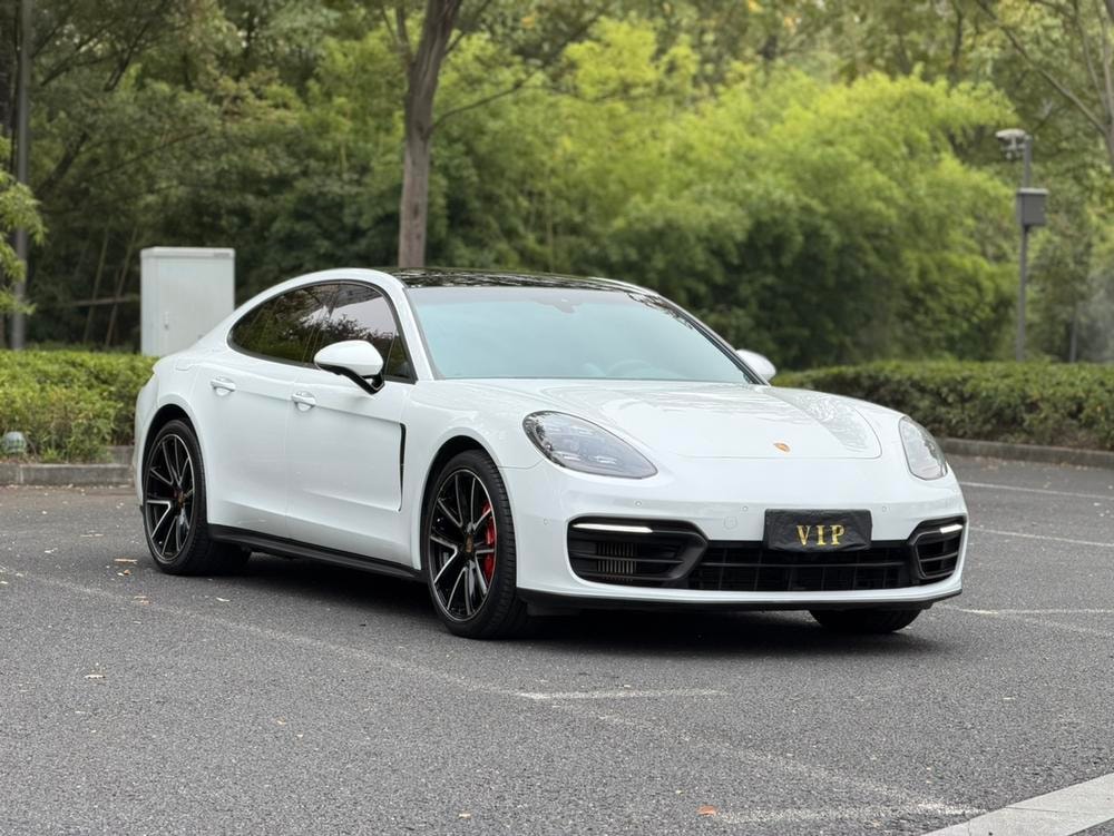 Porsche Panamera 2022 — фото автомобиля 1
