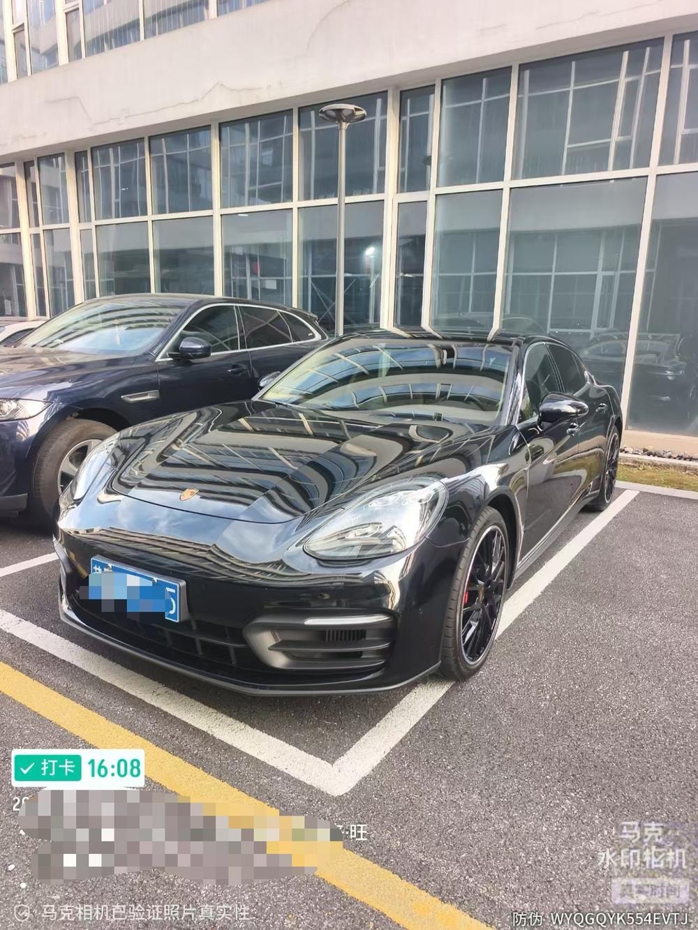 Porsche Panamera 2021 — фото автомобиля
