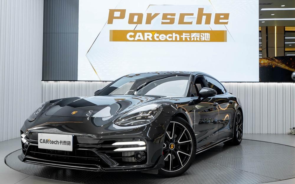 Porsche Panamera 2023 — фото автомобиля 1