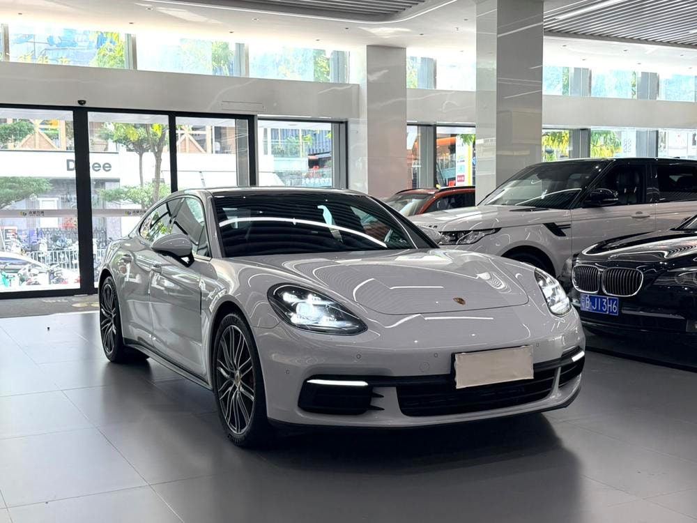 Porsche Panamera 2017 — фото автомобиля 1