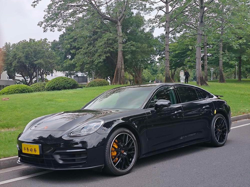 Porsche Panamera 2022 — фото автомобиля 1