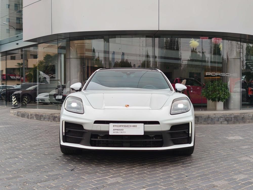 Porsche Panamera 2024 — фото автомобиля 1