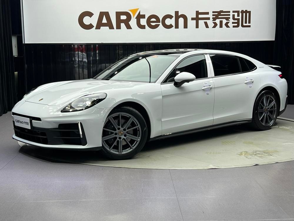 Porsche Panamera 2024 — фото автомобиля