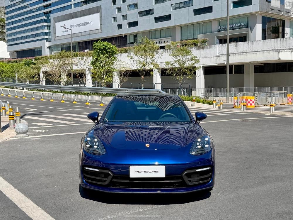 Porsche Panamera 2022 — фото автомобиля