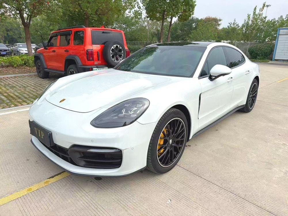 Porsche Panamera 2022 — фото автомобиля 1