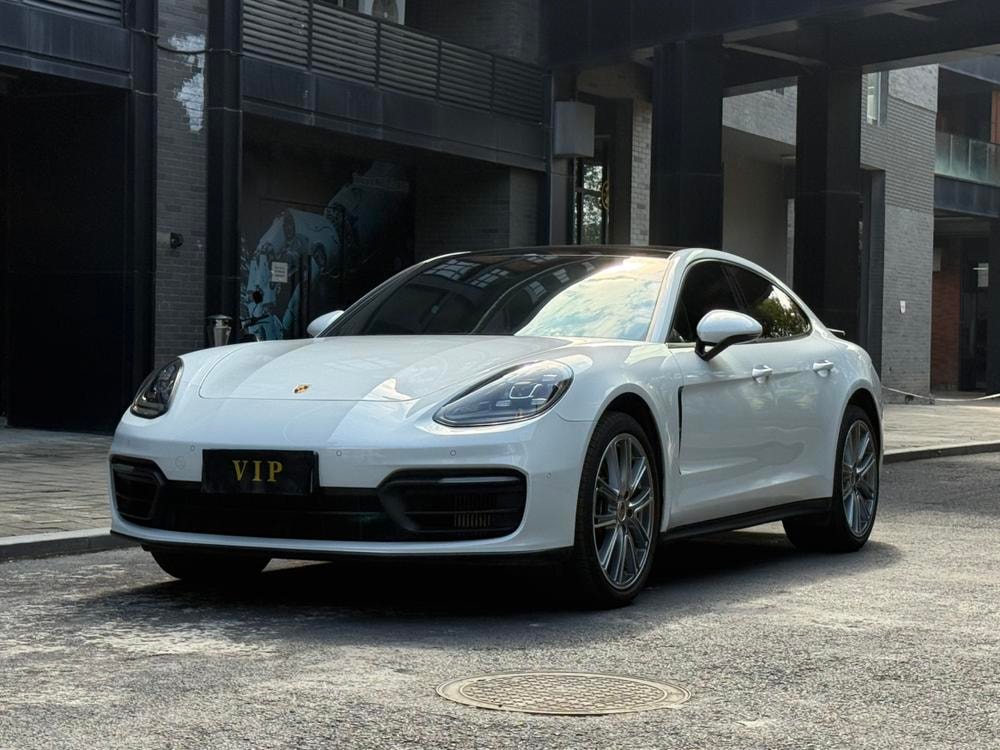 Porsche Panamera 2021 — фото автомобиля 1