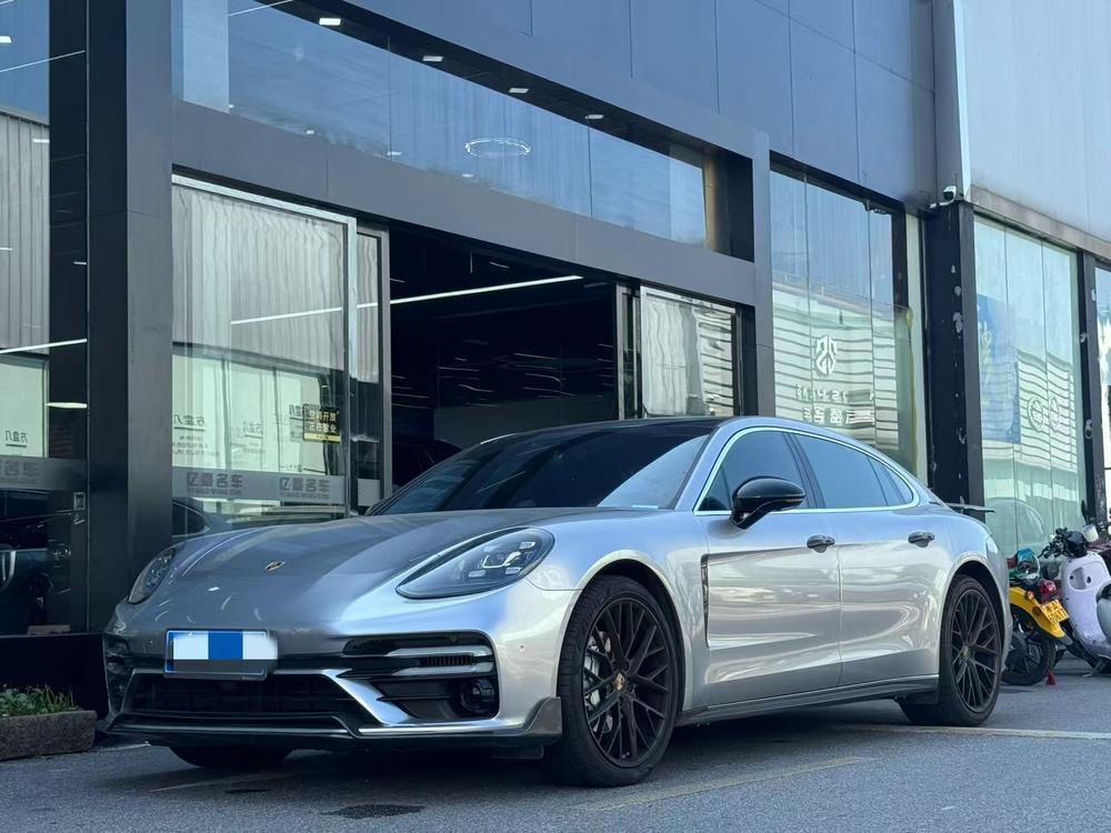 Porsche Panamera 2019 — фото автомобиля 1