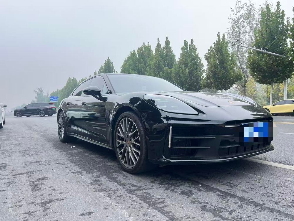 Porsche Panamera 2024 — фото автомобиля