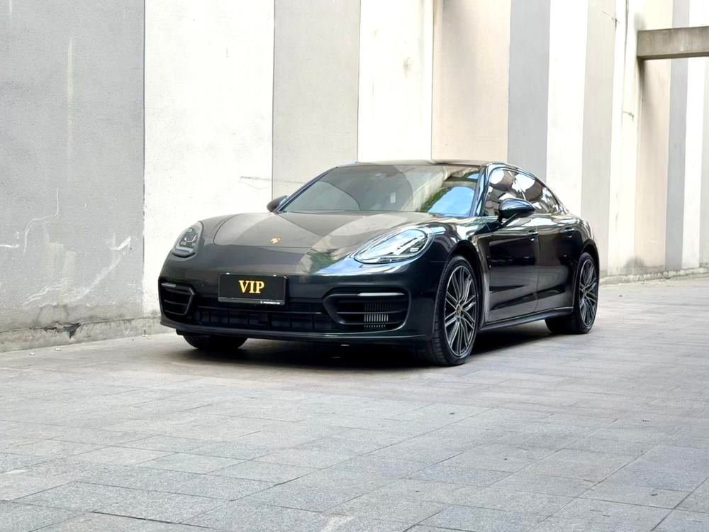 Porsche Panamera 2023 — фото автомобиля 1