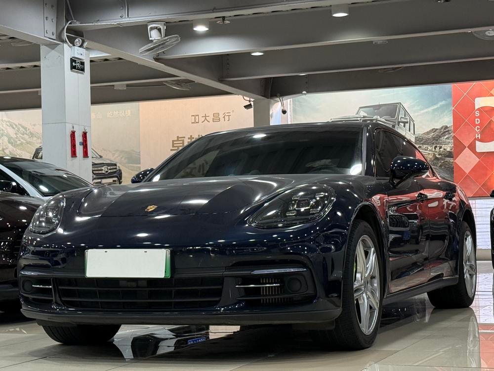 Porsche Panamera E-Hybrid 2019 — фото автомобиля