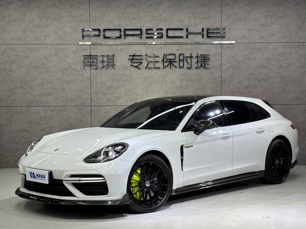 Porsche Panamera E-Hybrid 2018 — фото автомобиля 1
