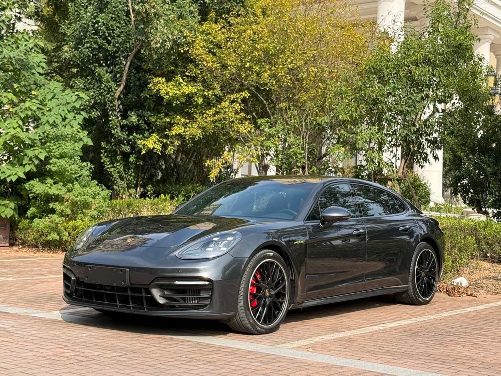 Porsche Panamera E-Hybrid 2021 — фото автомобиля 1