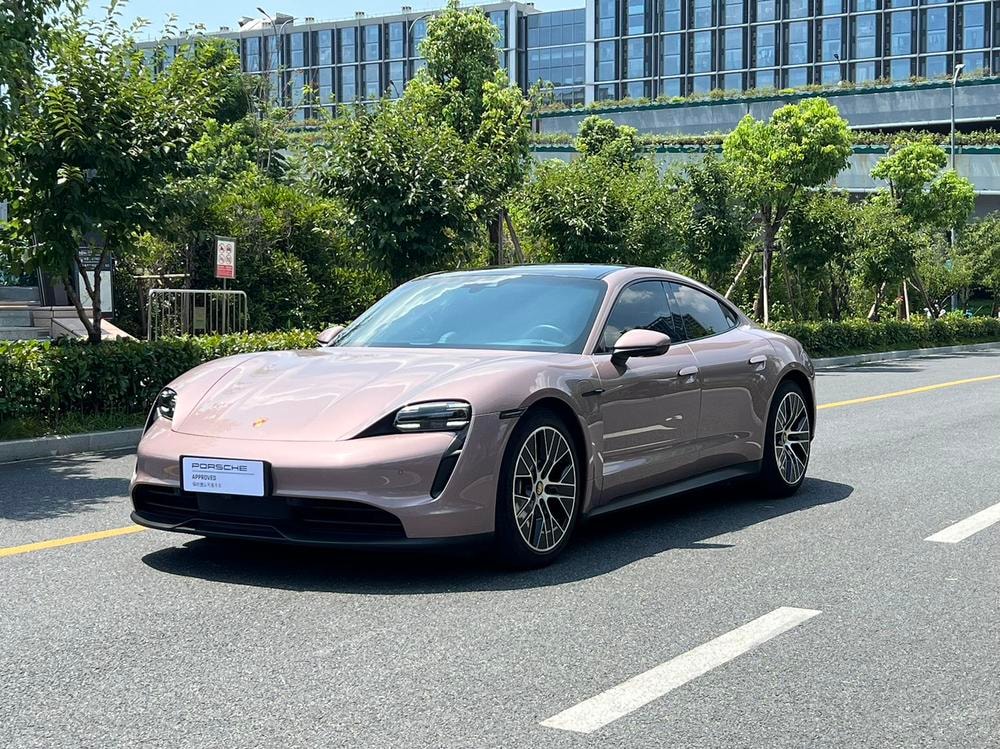 Porsche Taycan 2022 — фото автомобиля 1