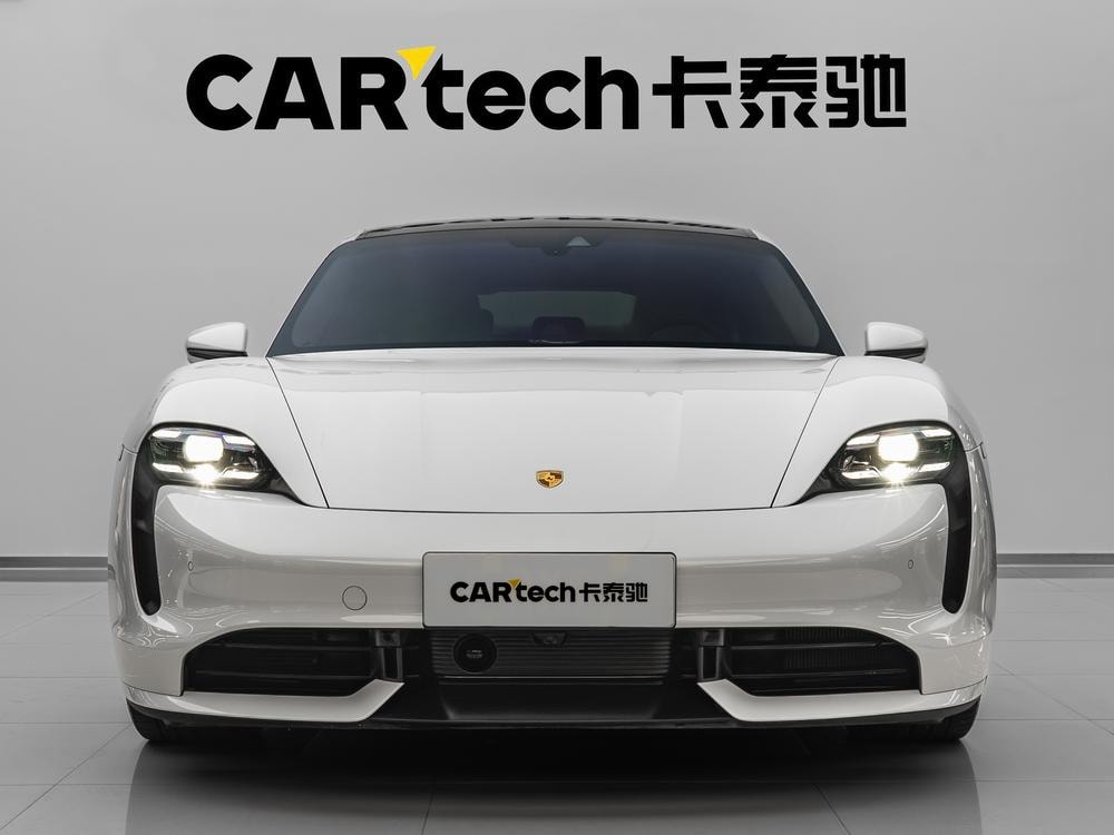 Porsche Taycan 2019 — фото автомобиля
