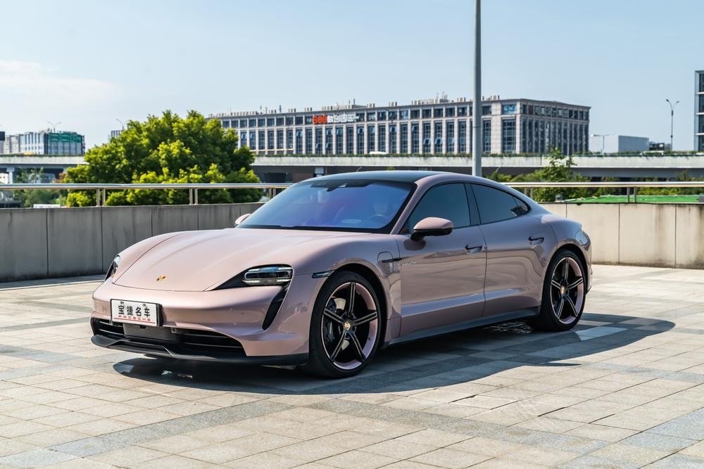 Porsche Taycan 2022 — фото автомобиля