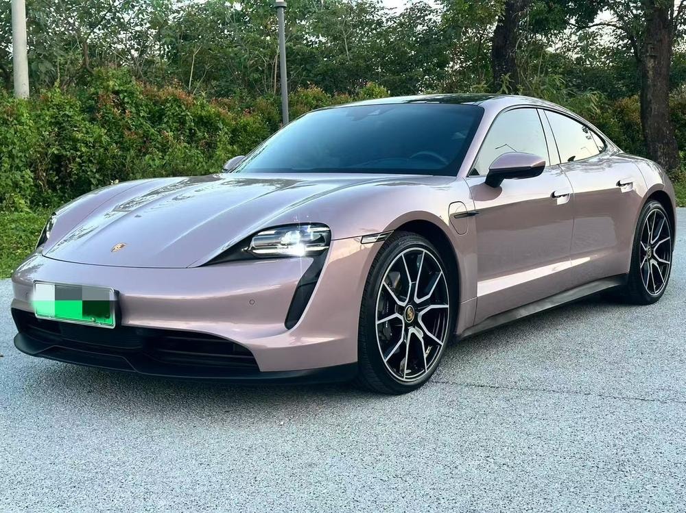 Porsche Taycan 2022 — фото автомобиля