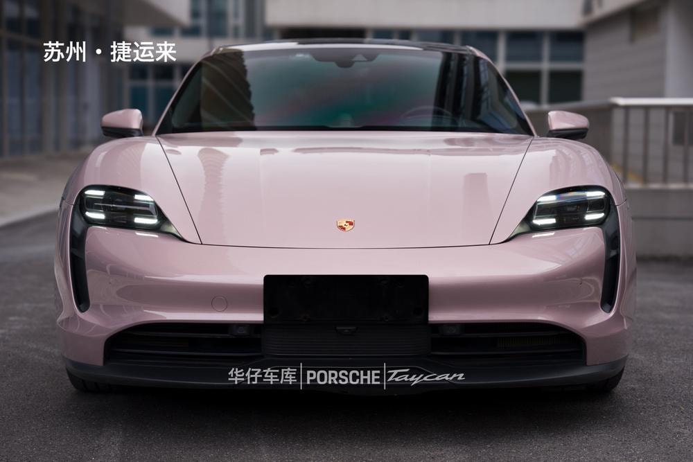 Porsche Taycan 2022 — фото автомобиля 1