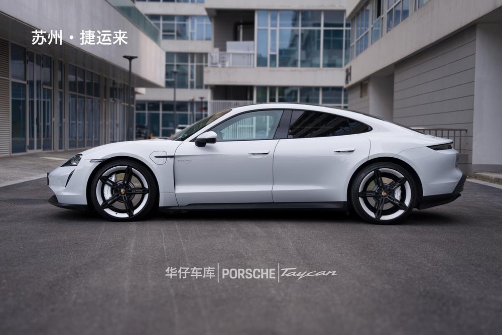 Porsche Taycan 2022 — фото автомобиля 1