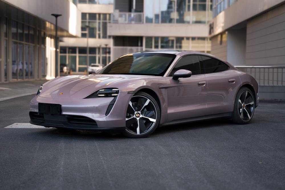 Porsche Taycan 2022 — фото автомобиля 1