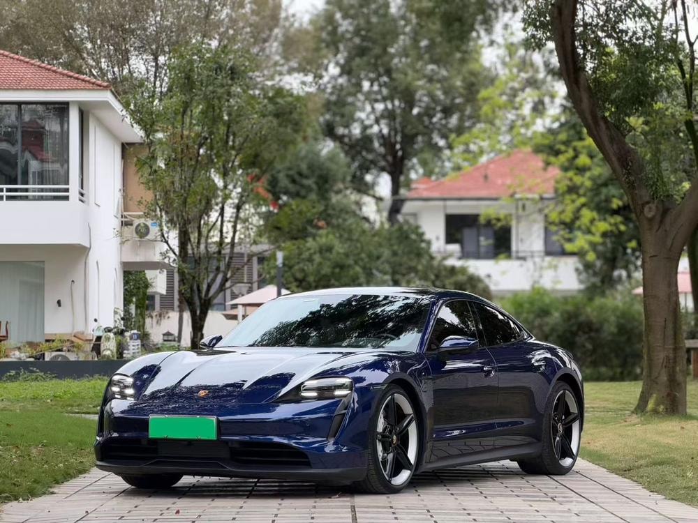 Porsche Taycan 2020 — фото автомобиля