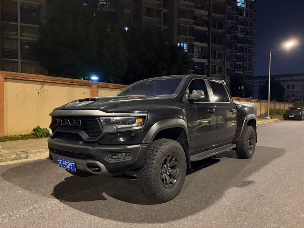 RAM 1500 Rev 2022 — фото автомобиля