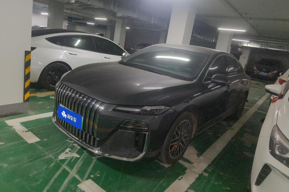 Roewe M7 DMH 2025 — фото автомобиля 1