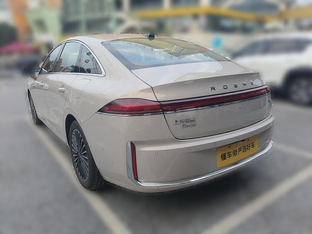 Roewe M7 DMH 2025 — фото автомобиля