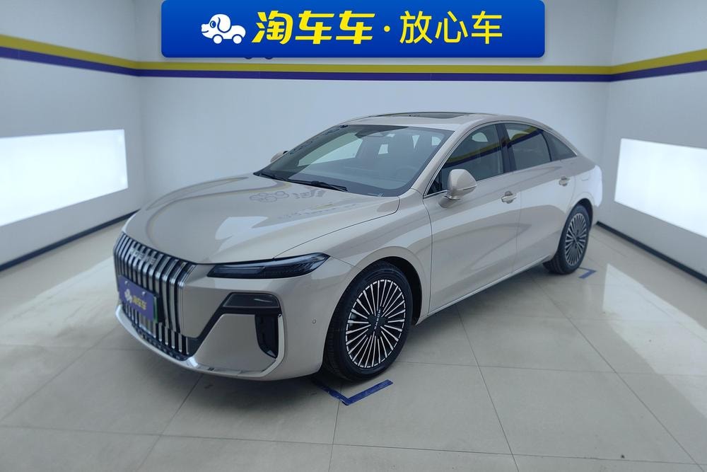 Roewe M7 DMH 2025 — фото автомобиля 1