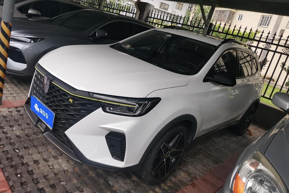 Roewe RX5 2021 — фото автомобиля