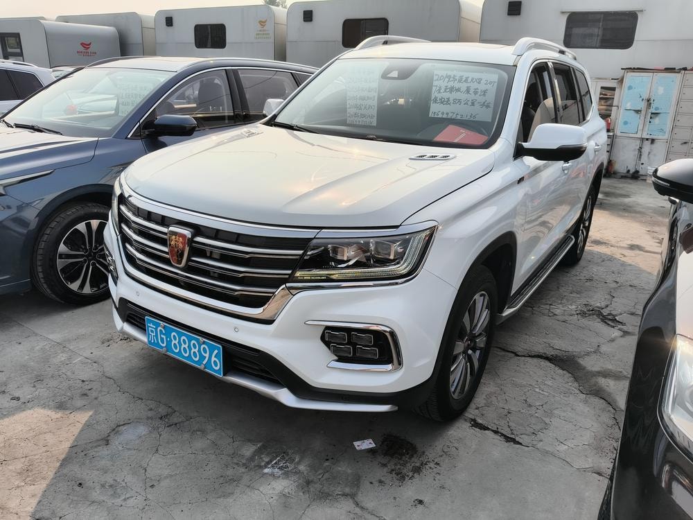 Roewe RX8 2018 — фото автомобиля 1