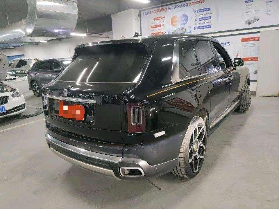Rolls-Royce Cullinan 2018 — фото автомобиля