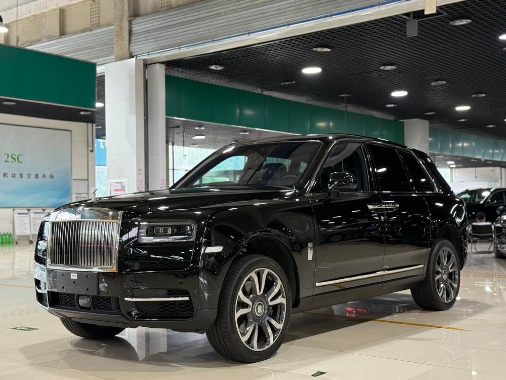 Rolls-Royce Cullinan 2022 — фото автомобиля 1