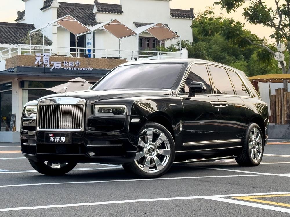 Rolls-Royce Cullinan 2018 — фото автомобиля 1