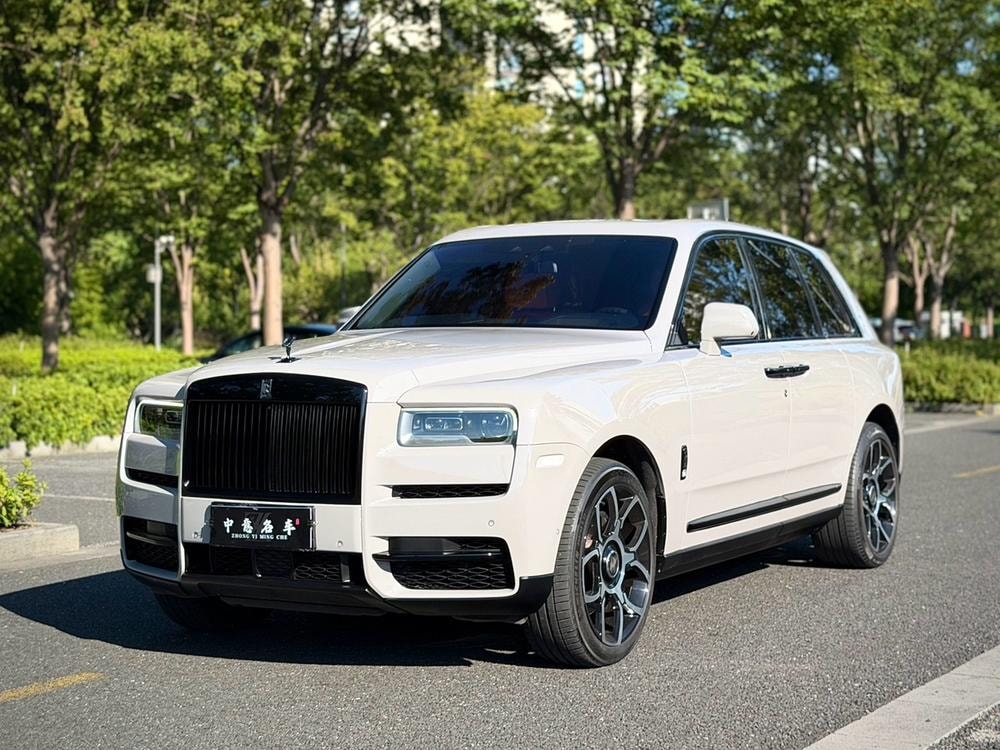 Rolls-Royce Cullinan 2018 — фото автомобиля 1